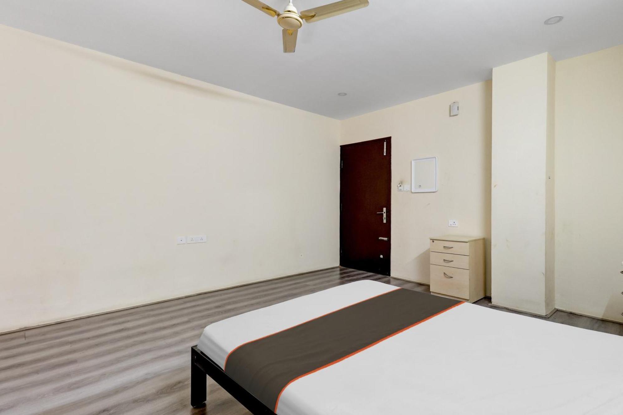 Hotel O Crescent Shine Bangalore Buitenkant foto