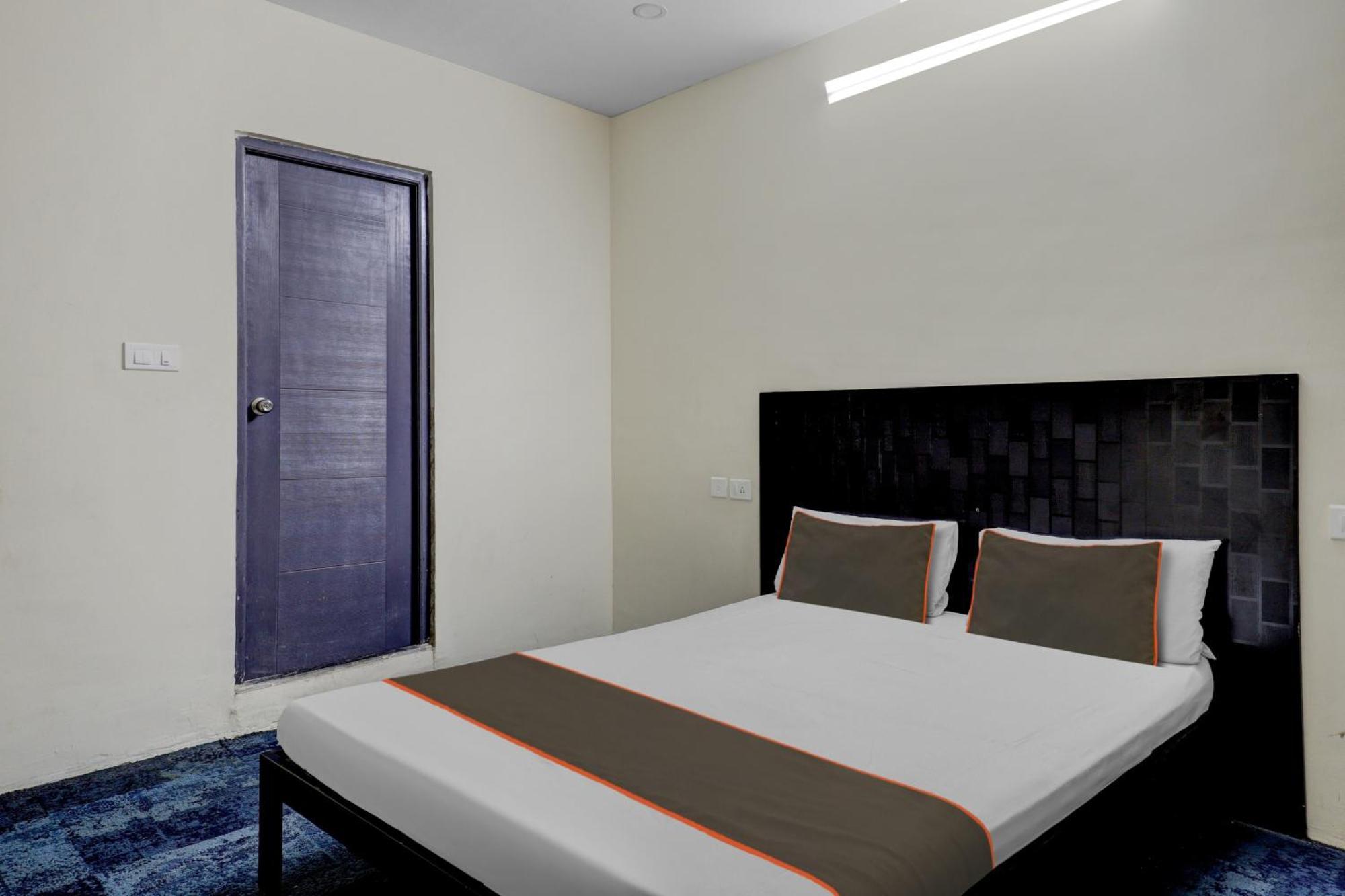Hotel O Crescent Shine Bangalore Buitenkant foto